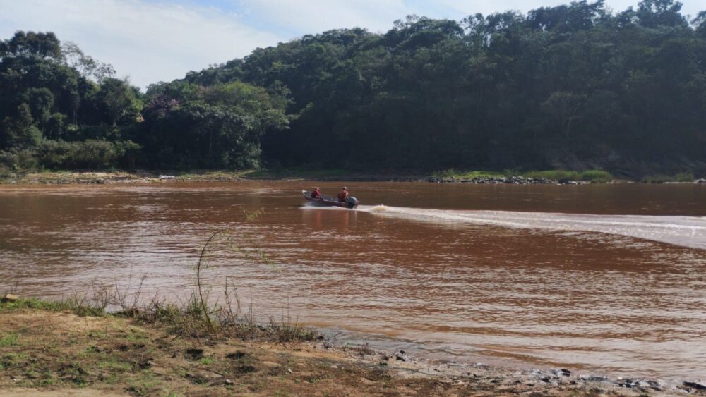Jovem desaparece após se afogar no dia do aniversário de 18 anos em Brumadinho Jovem desaparece após se afogar no dia do aniversário de 18 anos em Brumadinho - Foto: Divulgação/Corpo de Bombeiros