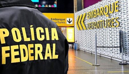 Quatro deportados dos EUA são presos ao desembarcarem no Aeroporto de Confins