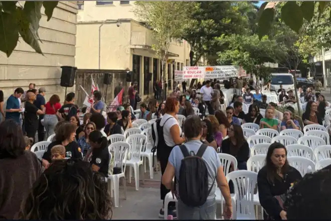 Professores da rede municipal de BH decidem manter greve após assembleia - Foto: Divulgação/Sind-Rede