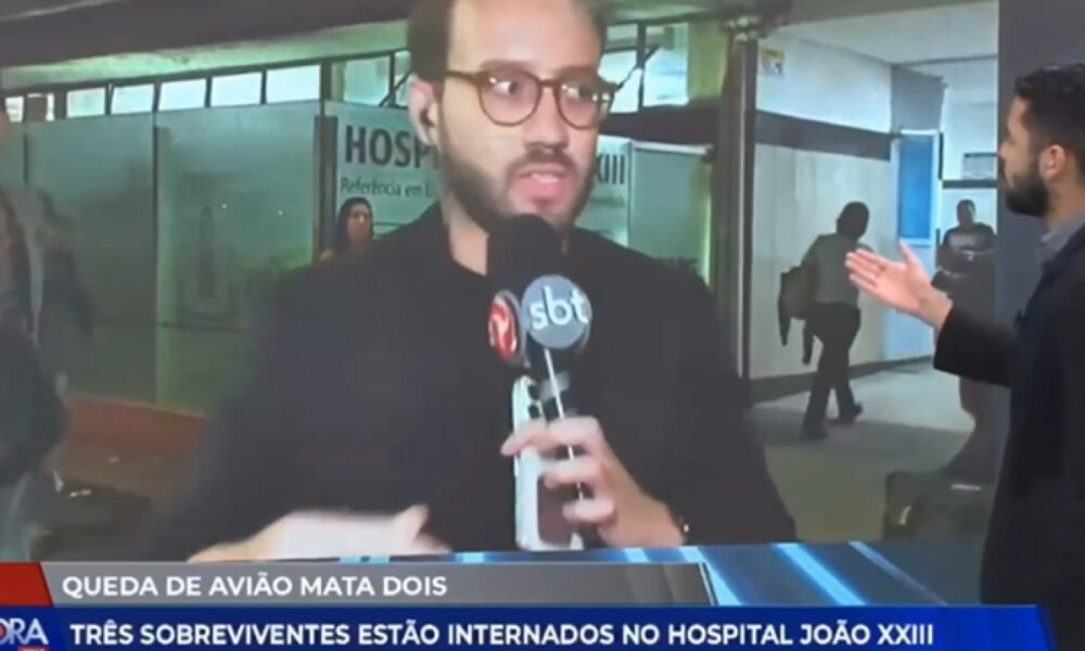 Repórter da TV Alterosa é agredido ao vivo durante cobertura de queda de avião em BH - Foto: Reprodução
