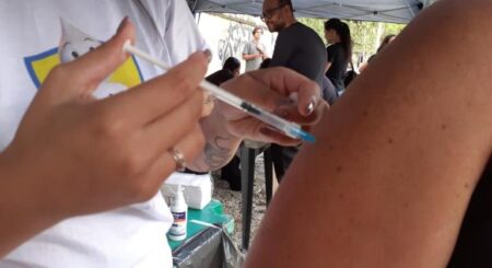 BH abre 18 centros de saúde neste sábado para vacinação contra a gripe; veja locais BH abre 18 centros de saúde neste sábado para vacinação contra a gripe; veja locais - Foto: Divulgação/PBH
