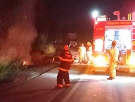 Motociclista morre carbonizado após acidente frontal em rodovia de MG - Foto: Divulgação/CBMMG