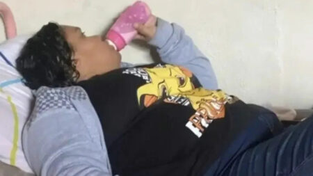 Mulher que se passava por criança de 12 anos aplicou golpes em BH - Foto: Reprodução/Redes Sociais