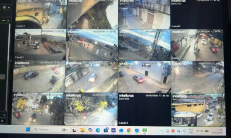 PM desmonta central de monitoramento usada por facção criminosa para vigiar viaturas em BH - Foto: Divulgação/PMMG