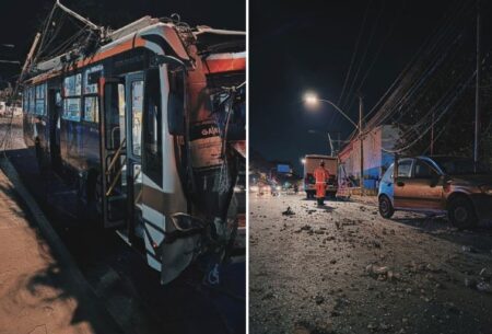 Ônibus desgovernado atinge carros e poste na Avenida Amazonas, em BH - Foto: Divulgação/CBMMG