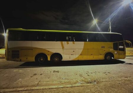 Torcedor do Cruzeiro morre após tentar “surfar” em ônibus na Grande BH - Foto: Reprodução/Redes Sociais