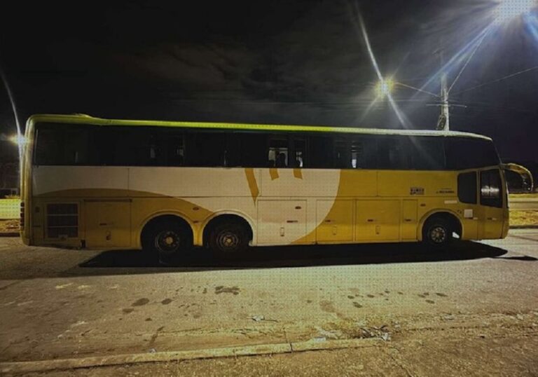 Torcedor do Cruzeiro morre após tentar “surfar” em ônibus na Grande BH - Foto: Reprodução/Redes Sociais