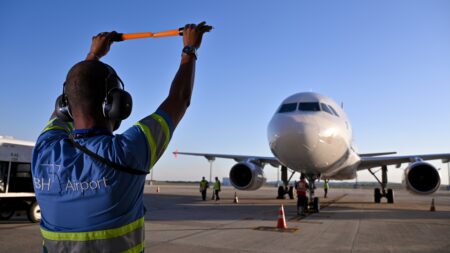Nevoeiro provoca atrasos, cancelamentos e desvios de voos no Aeroporto de BH Nevoeiro provoca atrasos, cancelamentos e desvios de voos no Aeroporto de BH - Divulgação/BH Airport/Agencia i7