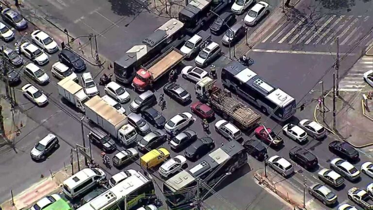 Damião anuncia trincheira na avenida Amazonas com Contorno, em BH Damião anuncia trincheira na avenida Amazonas com Contorno, em BH - Foto: Reprodução/TV Globo