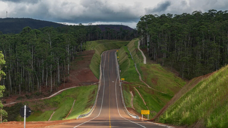 Rota da Liberdade assume gestão de 190 km de rodovias em MG e prevê R$ 5 bilhões em investimentos Rota da Liberdade assume gestão de 190 km de rodovias em MG e prevê R$ 5 bilhões em investimentos - Foto: Divulgação/Vídeo Delivery