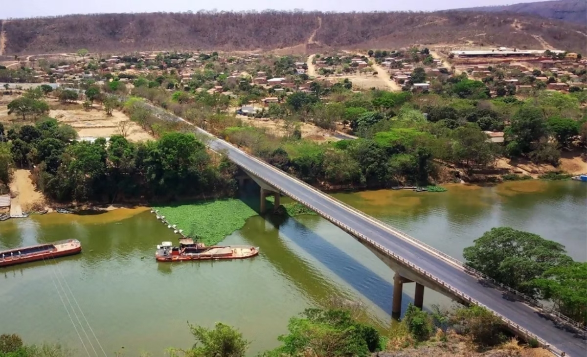 Trecho da BR-365, em Pirapora, terá restrição para veículos pesados durante obras em ponte