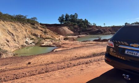 PF interdita extração ilegal de areia que funcionava há 18 anos no Sul de Minas - Foto: Divulgação/PF