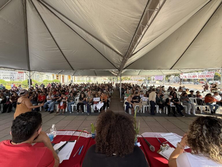 Greve dos professores da rede municipal de BH chega ao fim após 45 dias Greve dos professores da rede municipal de BH chega ao fim após 45 dias - Foto: Divulgação/Sind-REDE/BH