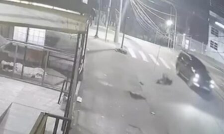 Idoso é atropelado na faixa de pedestres e motorista foge sem prestar socorro em BH idoso atropelado na pampulha