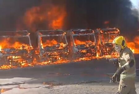 SetraBH garante continuidade dos ônibus após fogo destruir frota de empresa em Belo Horizonte - Foto: Divulgação/CBMMG