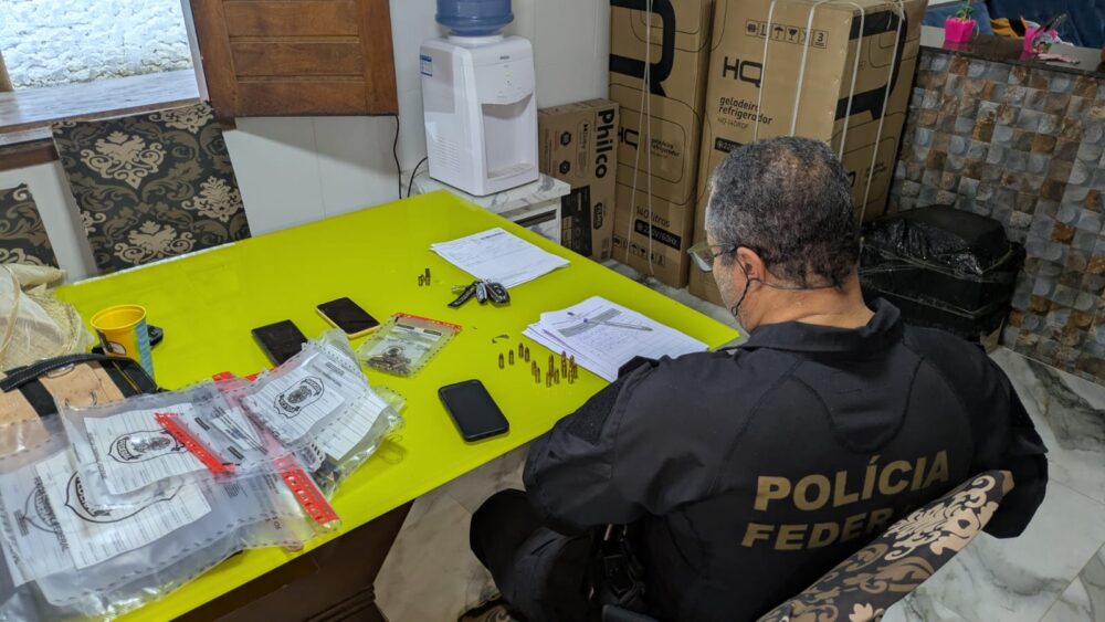PF descobre esquema que levou 89 brasileiros aos EUA e bloqueia R$ 20 milhões PF descobre esquema que levou 89 brasileiros aos EUA e bloqueia R$ 20 milhões - Foto: Divulgação/PF