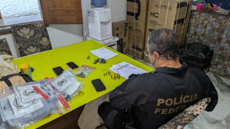 PF descobre esquema que levou 89 brasileiros aos EUA e bloqueia R$ 20 milhões PF descobre esquema que levou 89 brasileiros aos EUA e bloqueia R$ 20 milhões - Foto: Divulgação/PF
