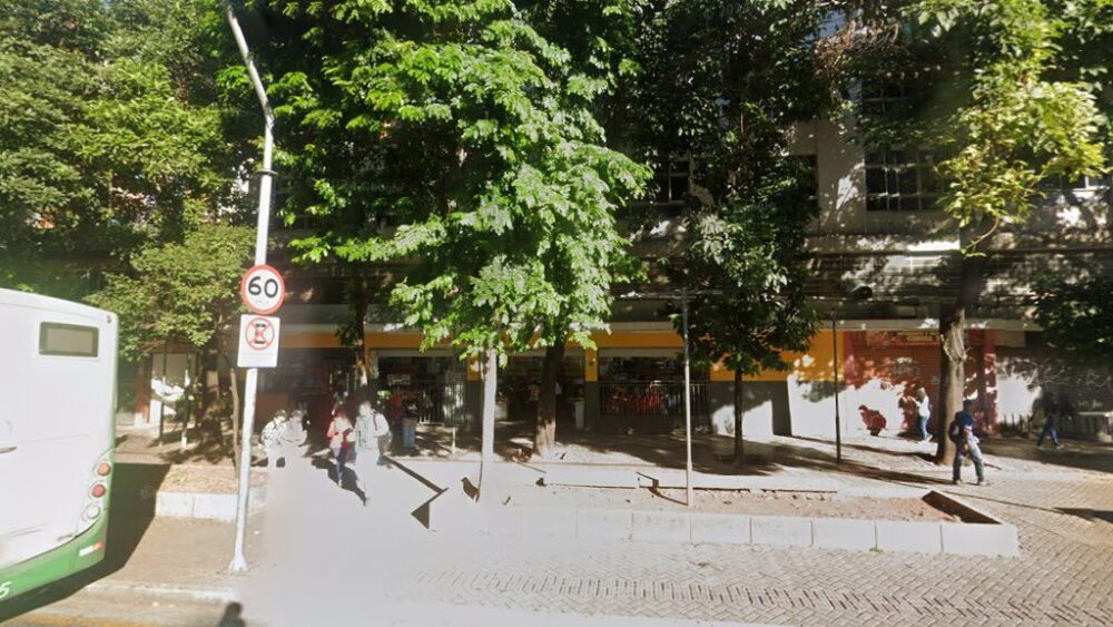 Fiscal de supermercado é esfaqueado no pescoço após impedir furto no Centro de BH - Foto: Reprodução/Google Street View