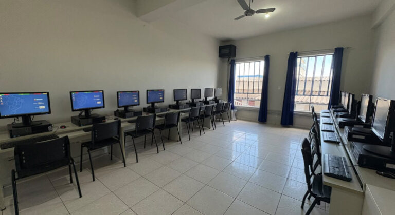 PBH inaugura telecentro no Barreiro e amplia rede de inclusão digital na capital PBH inaugura telecentro no Barreiro e amplia rede de inclusão digital na capital - Foto: Divulgação/PBH