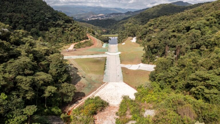 Vale conclui descaracterização de barragem na Serra do Curral, em Nova Lima Vale conclui descaracterização de barragem na Serra do Curral, em Nova Lima - Foto: Divulgação/Vale