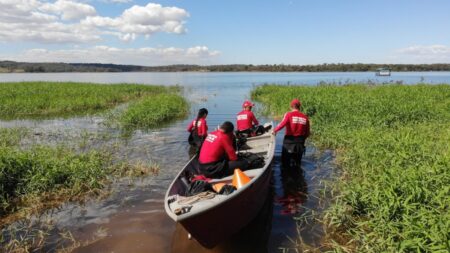Bombeiros encontram corpos de dois pescadores desaparecidos no Rio Paranaíba Bombeiros encontram corpos de dois pescadores desaparecidos no Rio Paranaíba - Foto: Divulgação/Corpo de Bombeiros