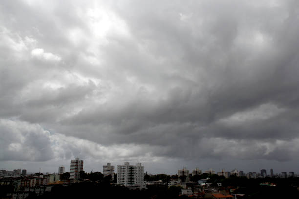 Chuva vai continuar em BH? Veja a previsão do tempo desta quinta-feira (27) Mau tempo cancela e atrasa voos no Aeroporto de Confins - Foto: Divulgação