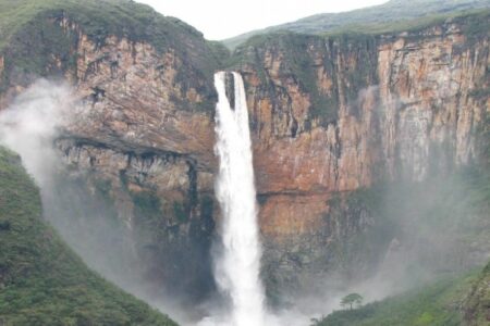 Justiça determina nova interdição da Cachoeira do Tabuleiro, em Conceição do Mato Dentro - Foto: Divulgação/MPMG