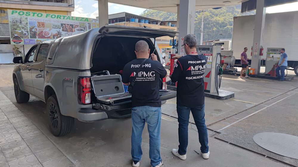 Operação encontra irregularidades em 15 postos de combustíveis em MG Operação encontra irregularidades em 15 postos de combustíveis em MG - Foto: Divulgação/Procon-MPMG