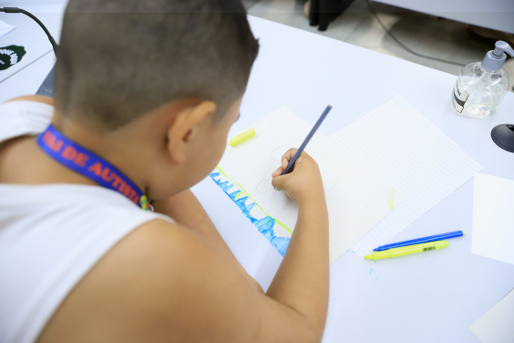 Ficha de anamnese para alunos com TEA vira lei em Belo Horizonte - Foto: Cláudio Rabelo/CMBH