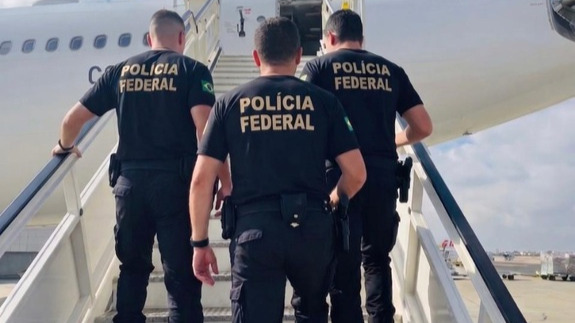 Brasileiro extraditado de Portugal é preso pela PF para cumprir pena em Minas Gerais Brasileiro extraditado de Portugal é preso pela PF para cumprir pena em Minas Gerais - Foto: Divulgação/Polícia Federal