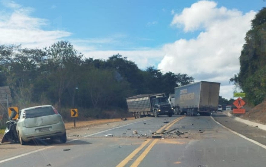 Casal morre em acidente entre carro e carreta na BR-381, em MG - Foto: Reprodução/Redes Sociais