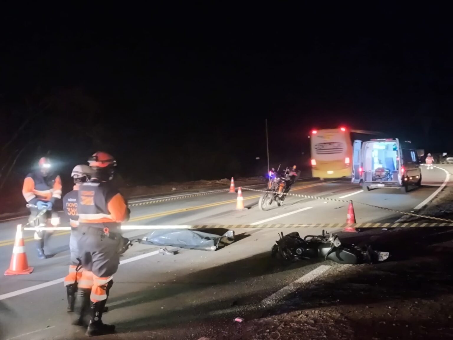 Motociclista morre após acidente com caminhão na BR-381, em São Gonçalo do Rio Abaixo Motociclista morre após acidente com caminhão na BR-381, em São Gonçalo do Rio Abaixo - Foto: Divulgação/CBMMG