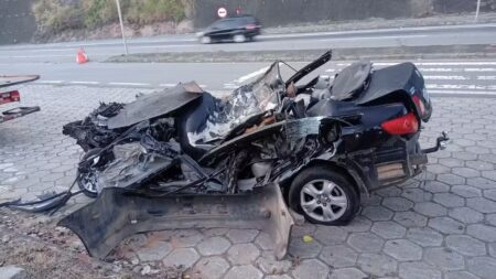 Pai, mãe e filha morrem após acidente frontal entre carro e carreta na Rodovia Fernão Dias - Foto: Reprodução/Redes Sociais