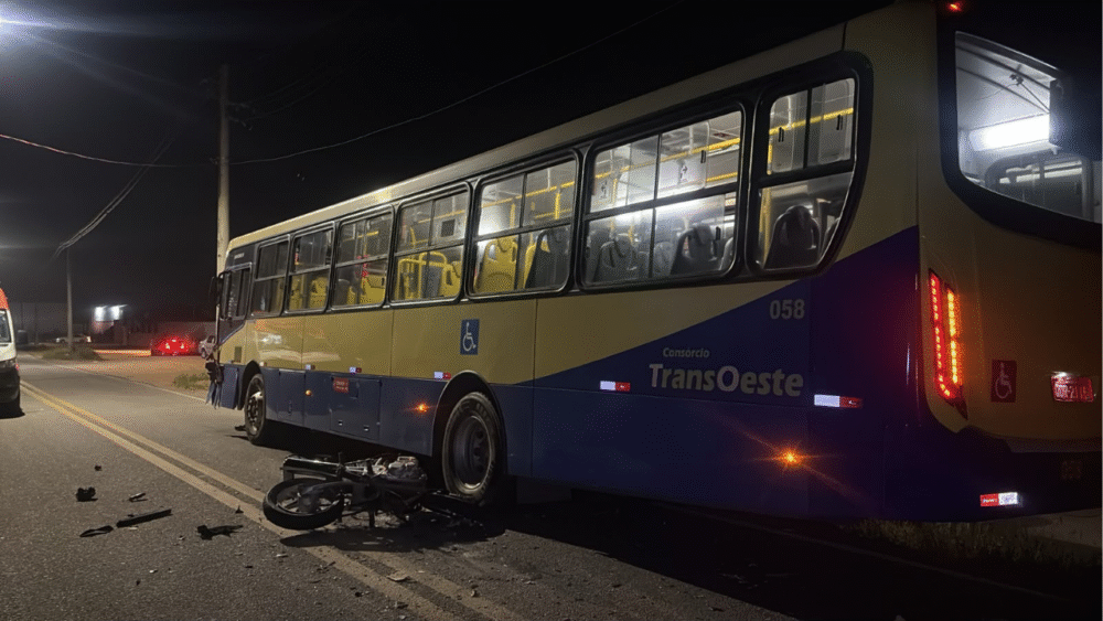 Motociclista morre após bater de frente com ônibus em rodovia de Divinópolis Motociclista morre após bater de frente com ônibus em rodovia de Divinópolis - Foto: Divulgação/Polícia Militar Rodoviária