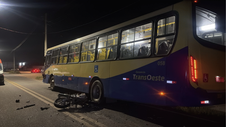 Motociclista morre após bater de frente com ônibus em rodovia de Divinópolis - Foto: Divulgação/Polícia Militar Rodoviária