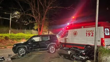Motociclista morre após invadir contramão para tentar desviar de radar em Araxá Motociclista morre após invadir contramão para tentar desviar de radar em Araxá - Foto: Divulgação/PMRv