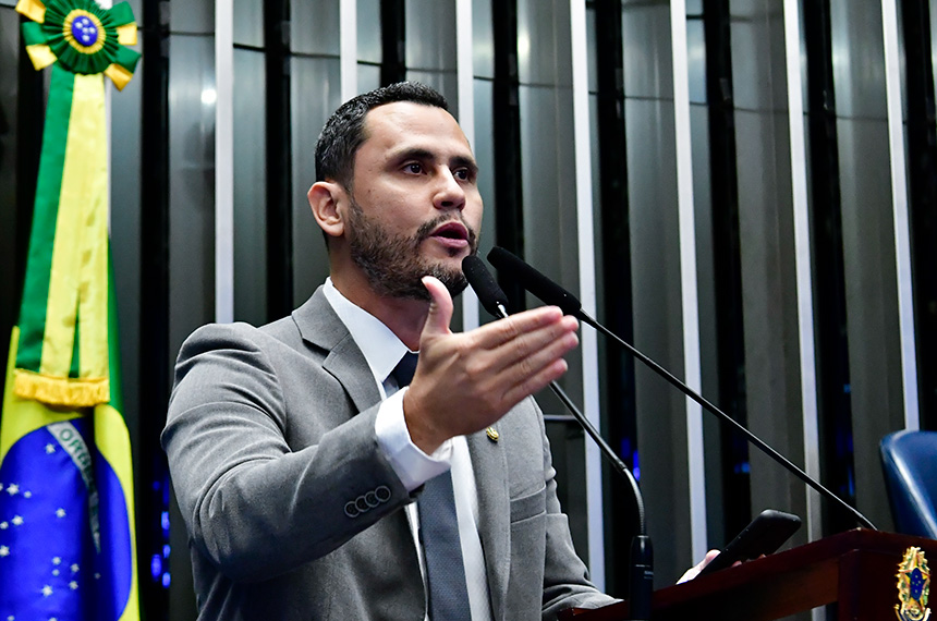 Cleitinho volta atrás e pede ao Republicanos para disputar o Governo de Minas Cleitinho pede para voltar à disputa pelo Governo de MG, mas Republicanos rejeita pedido - Foto: Waldemir Barreto/Agência Senado