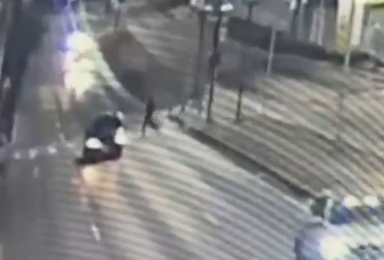 Homem morre atropelado na Avenida Antônio Carlos, em BH - Foto: Reprodução/Câmera de Segurança