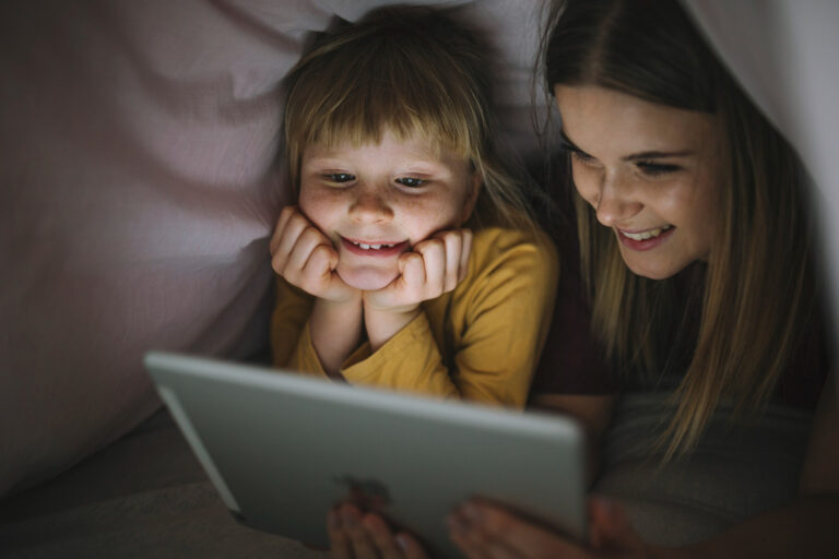 Proteja a privacidade dos seus filhos ensinando regras muito básicas de sobrevivência para as redes modernas - Foto: Divulgação/Freepik
