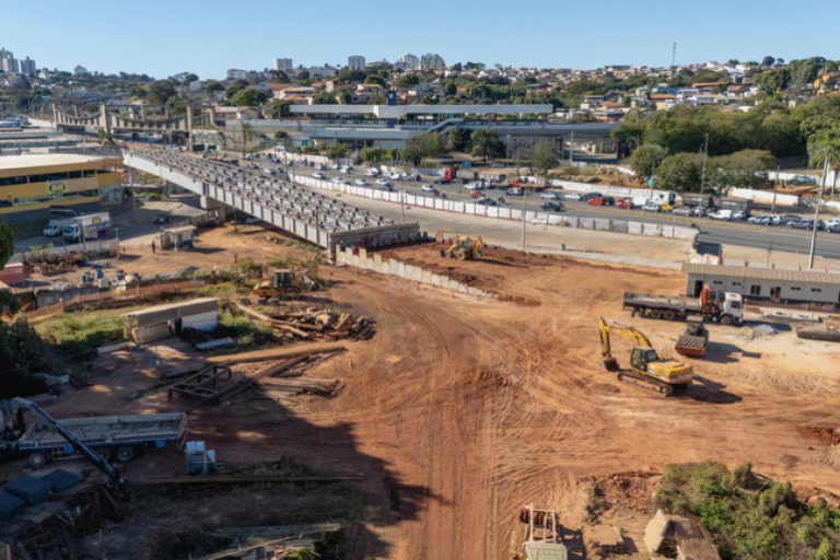 BH: Obras de viaduto na Avenida Cristiano Machado terão mudanças no trânsito BH: Obras de viaduto na Avenida Cristiano Machado terão mudanças no trânsito - Foto: Drone Amir Martins/PBH