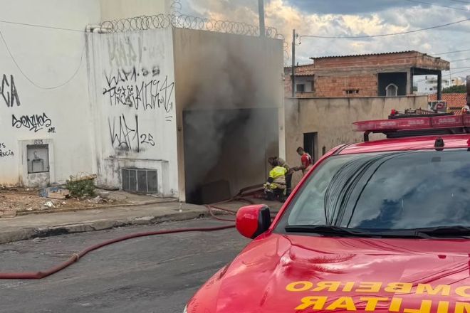Incêndio atinge loja de móveis e mobiliza Bombeiros em BH - Foto: Divulgação/Corpo de Bombeiros