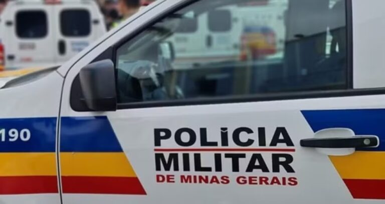 Mulher é encontrada morta dentro de casa na Grande BH Mulher é encontrada morta dentro de casa na Grande BH - Foto: Divulgação/PMMG