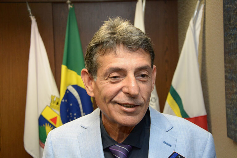 TJMG mantém afastamento de juiz flagrado com vinho e fumando durante sessão virtual - Foto: Juarez Rodrigues/TJMG