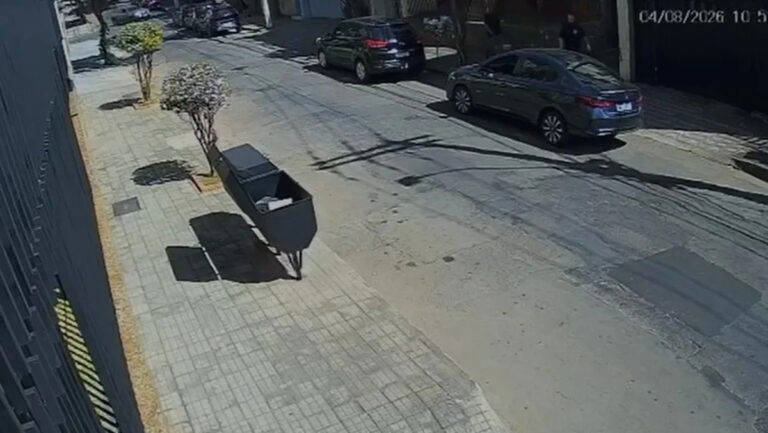 Idoso é espancado após discussão por suposto arranhão de cachorro em carro em BH Idoso é espancado após discussão por suposto arranhão de cachorro em carro em BH - Foto: Reprodução