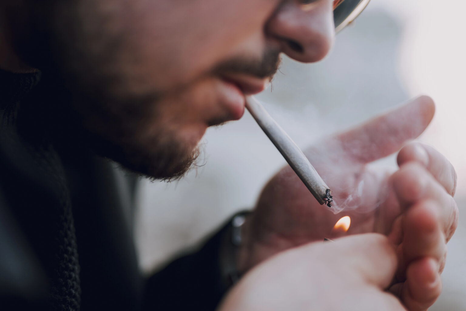 BH passa a aplicar multa de R$ 1,5 mil por uso de drogas em locais públicos BH passa a aplicar multa de R$ 1,5 mil por uso de drogas em locais públicos - Foto: Rprodução/Depositphotos