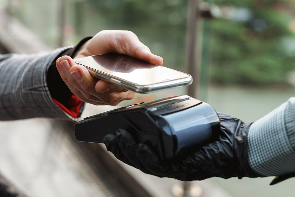 Banco é condenado a devolver R$ 98 mil após celular de cliente ser furtado em MG - Foto: Reprodução/Envato Elements