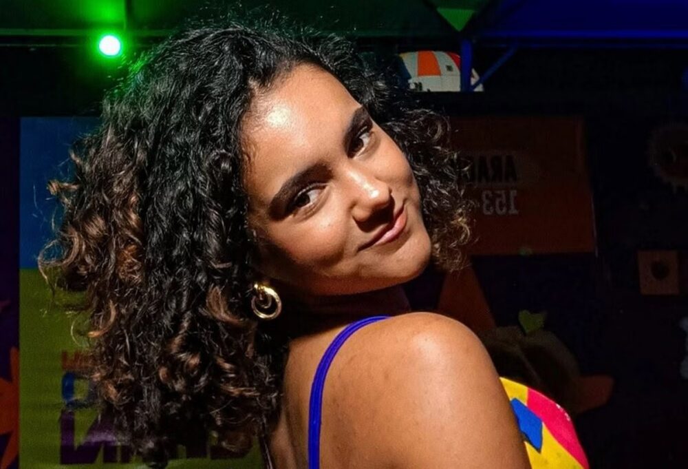 Homem é suspeito de matar namorada com golpes de capacete em MG Homem é suspeito de matar namorada com golpes de capacete em MG - Foto: Reprodução/Redes Sociais