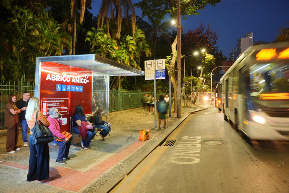 Claro e Eletromidia concluem instalação de 100 Abrigos Amigos em BH - Foto: Divulgação/Eletromidia