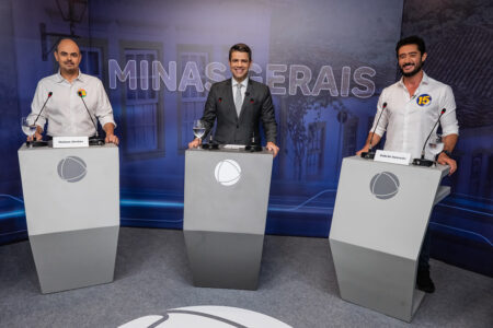 Gabriel Azevedo e Mateus Simões criticam candidatos que faltaram a debate pelo Governo de MG Gabriel e Simões criticam candidatos que faltaram a debate pelo Governo de MG - Foto: Divulgação/Record Minas/MV Fotos