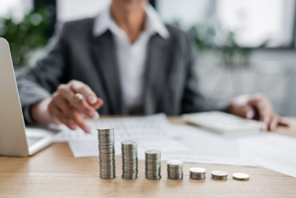 Justiça suspende dívidas de aposentada com Banco Master e outros três instituições em MG - Foto: Divulgação/Depositphotos